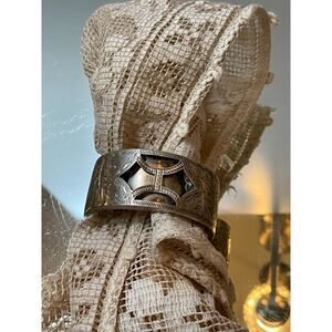 Stunning Sterling silver vintage napkin ring; open work front must see